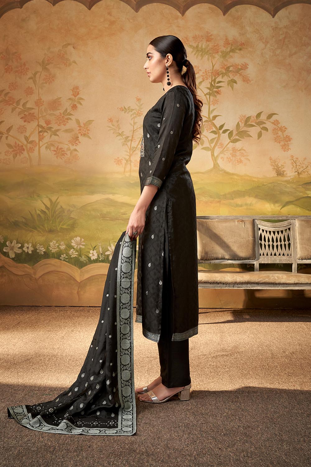 Black Elegance Ensemble Kurta Set and Dupatta