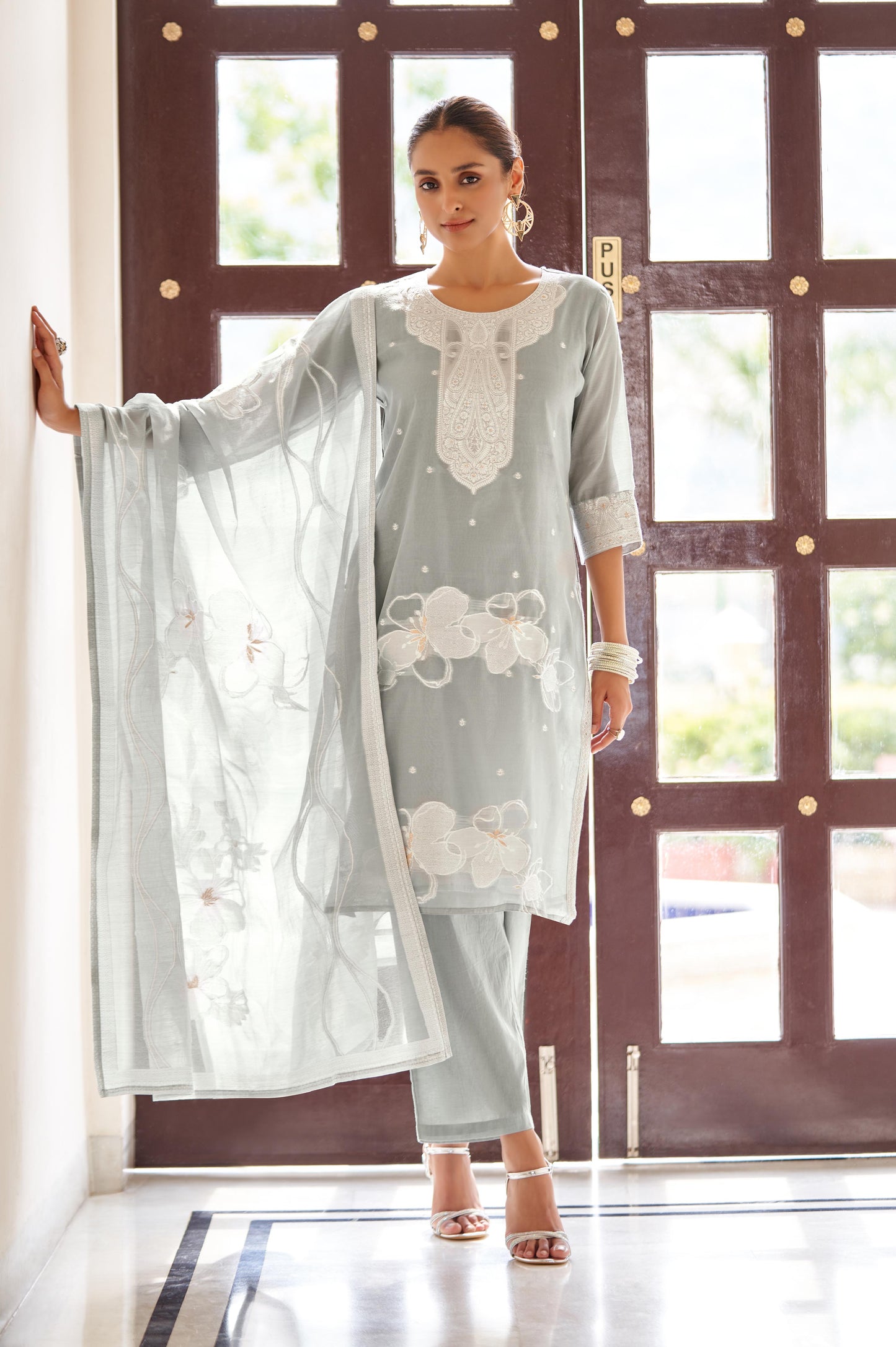 Grey Ethnic Motifs Embroidered Straight Thread Work Kurta Set