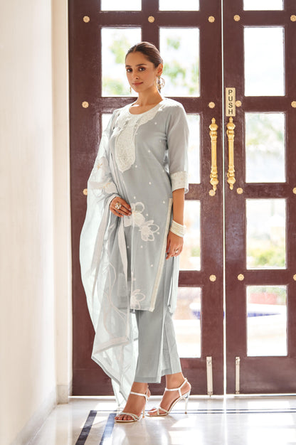 Grey Ethnic Motifs Embroidered Straight Thread Work Kurta Set