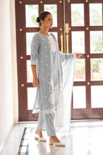 Grey Ethnic Motifs Floral Embroidered Straight Thread Work Kurta Set