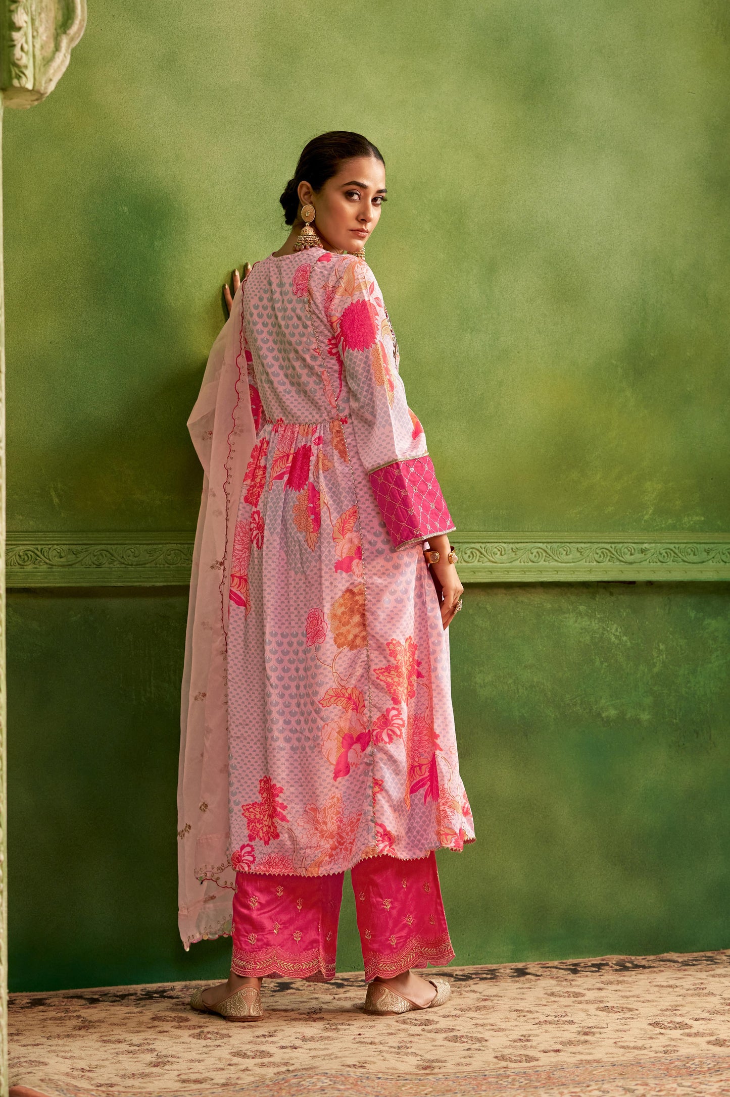 Light Pink Embroidered Hand work Kurta Set with Pink Embroidered Dupatta
