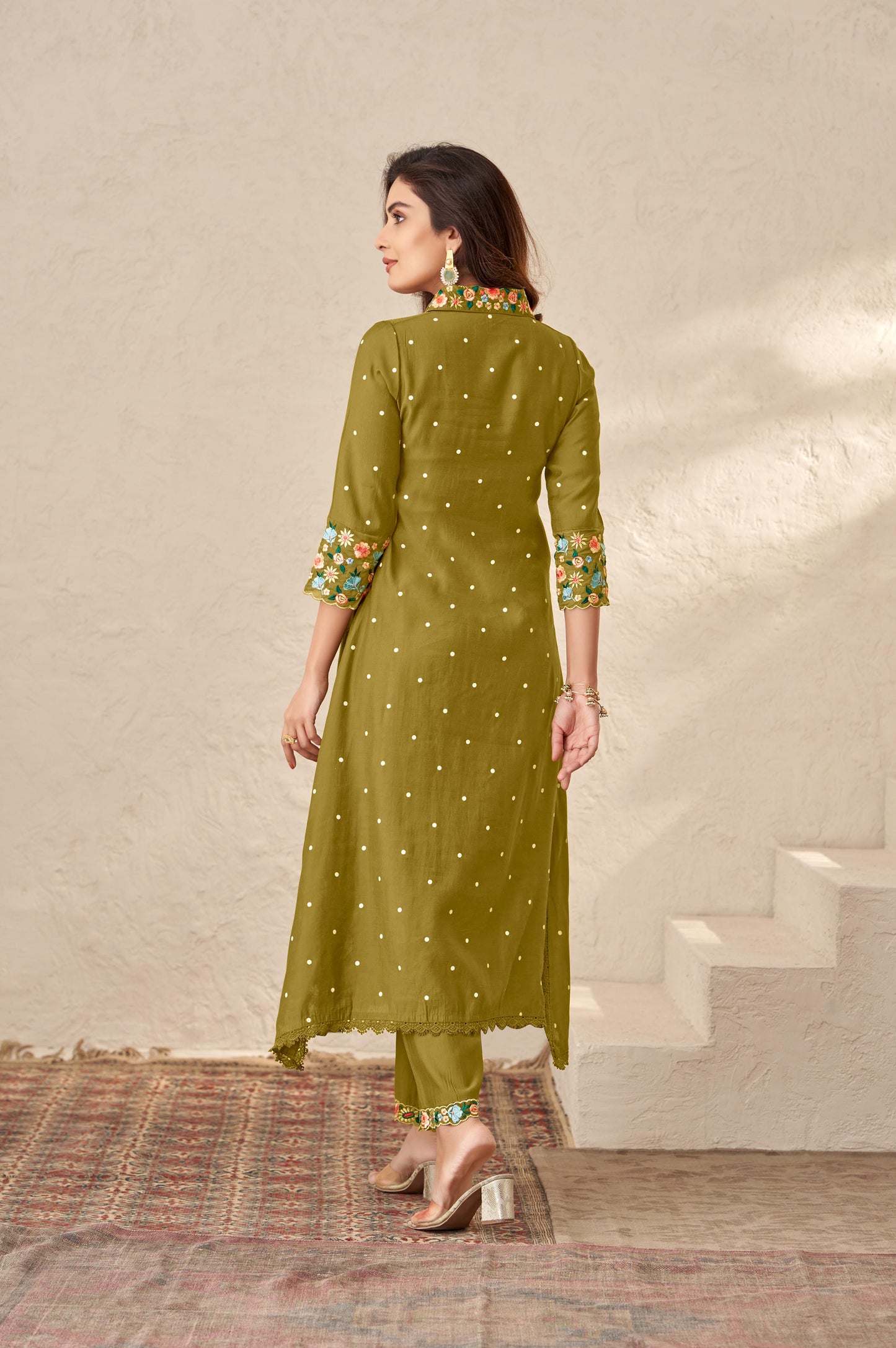Olive Green Floral Embroidered Regular Thread Work Kurta with Palazzos