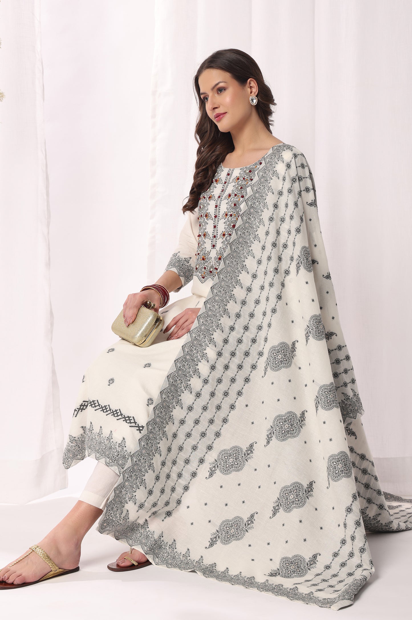 White Pure Cotton Floral Embroidery With Handwork Kurta Set with Dupatta For Wom
