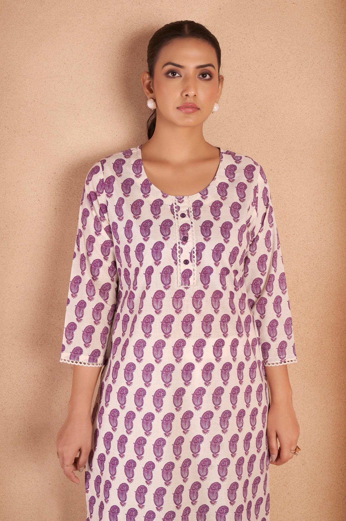 Cream & Wine Pure Cotton Paisley Printed Kurta For Women