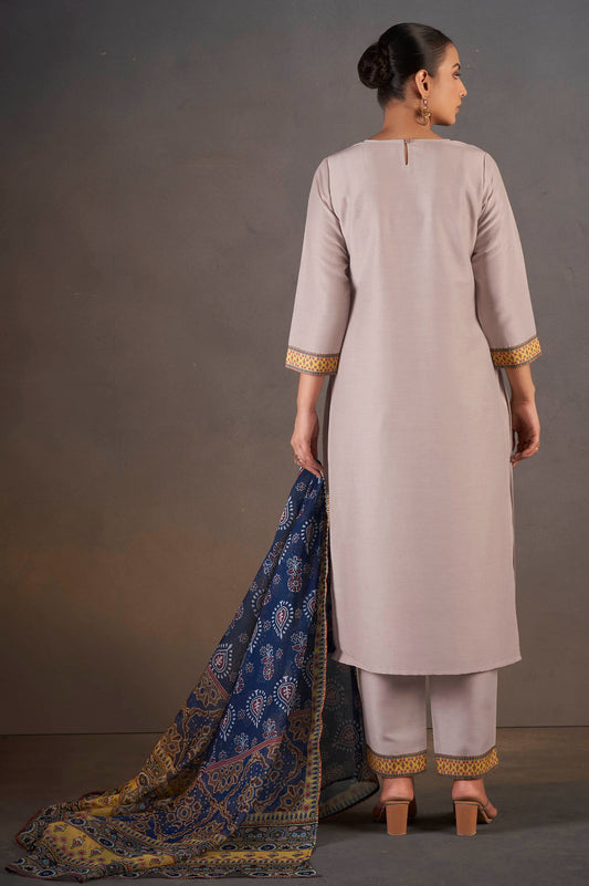 Cream Chinnon Floral Printed Kurta Set For Women