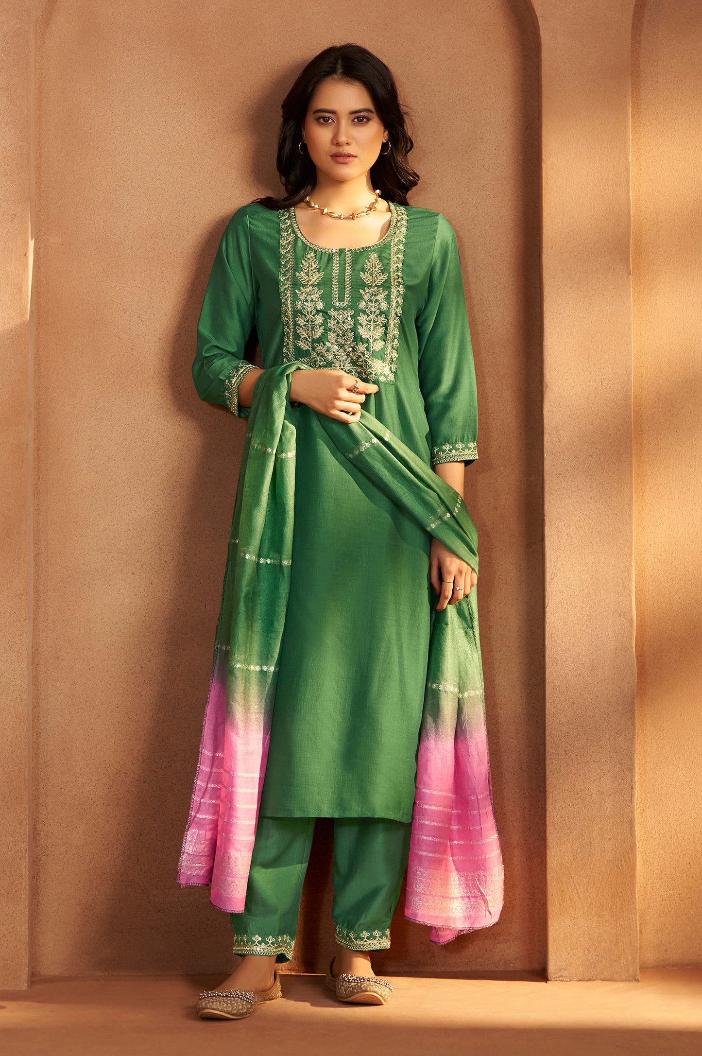 Green Cotton Blend Embroidered Kurta Pant With Chanderi Jacquard Dupatta