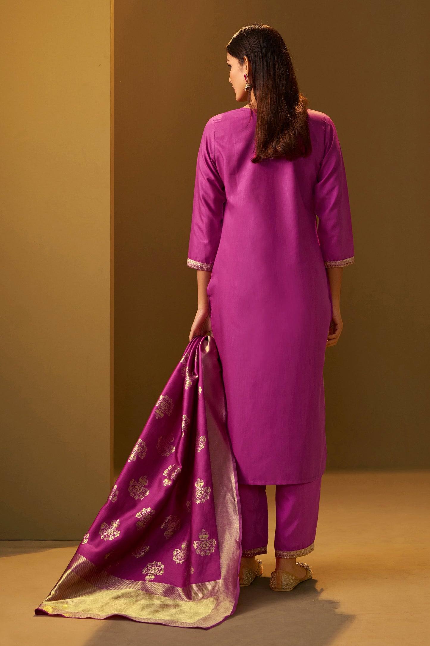 Women's Festive Pink Cotton Blend Jacquard Straight Kurta with Solid Pant and Silk Jacquard Dupatta Set