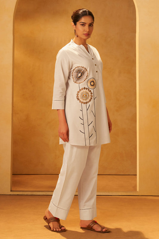 Women White Pure Cotton Embroidered Straight Kurta Co-Ord Set