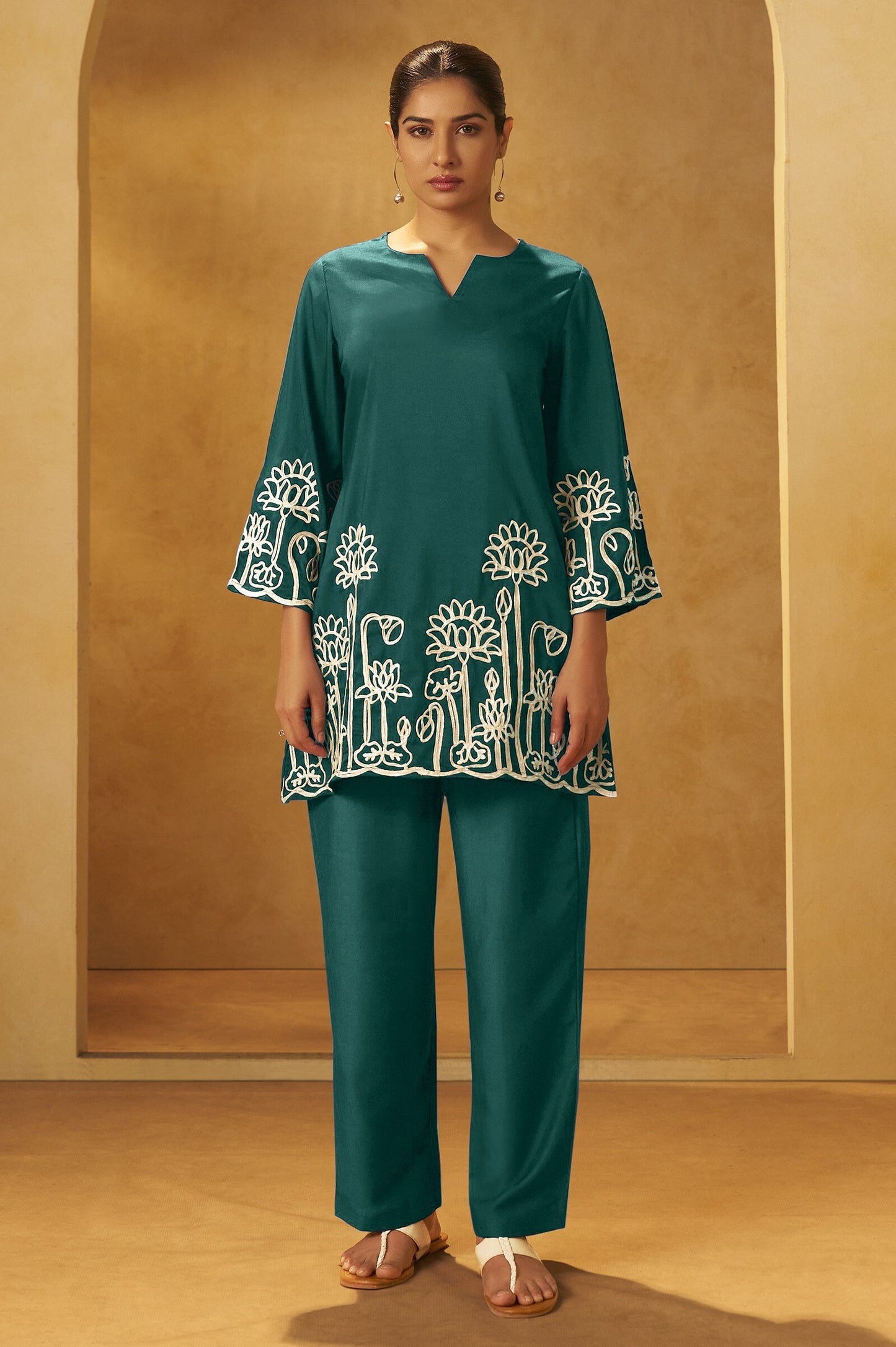 Women Dark Green Embroidered Cotton Blend Straight Kurta Co-ord Set