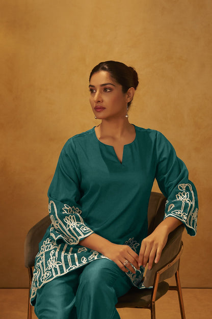 Women Dark Green Embroidered Cotton Blend Straight Kurta Co-ord Set