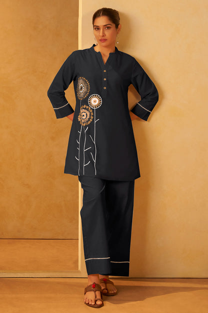 Women black Pure Cotton Embroidered Straight Kurta Co-Ord Set