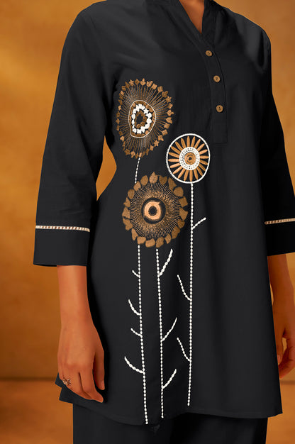 Women black Pure Cotton Embroidered Straight Kurta Co-Ord Set