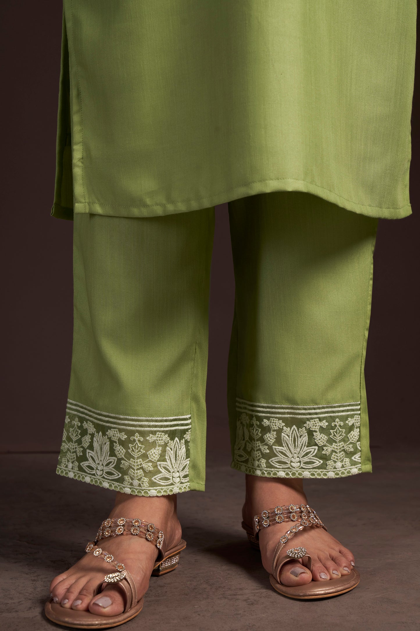 Women's Green Embroidered Cotton Blend Straight Kurta Set with Organza Embroidered Dupatta