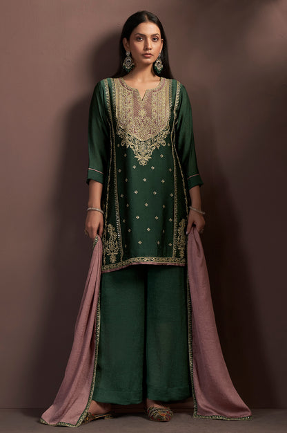 Green Embroidered Silk Blend Straight Kurta Set with Pink Net Dupatta