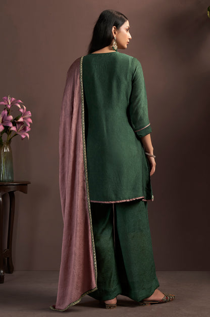 Green Embroidered Silk Blend Straight Kurta Set with Pink Net Dupatta