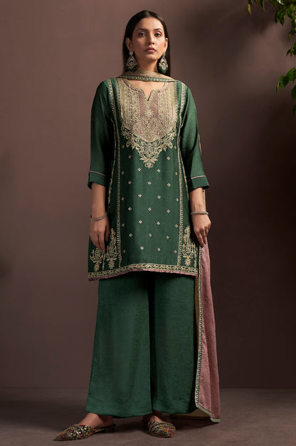 Green Embroidered Silk Blend Straight Kurta Set with Pink Net Dupatta