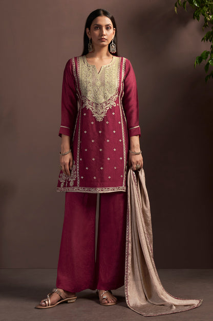 Red Embroidered Silk Blend Straight Kurta Set with Pink Net Dupatta | Round Neck | Knee Length Kurta | 3/4 Sleeves