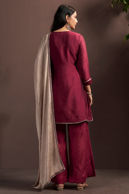 Red Embroidered Silk Blend Straight Kurta Set with Pink Net Dupatta | Round Neck | Knee Length Kurta | 3/4 Sleeves