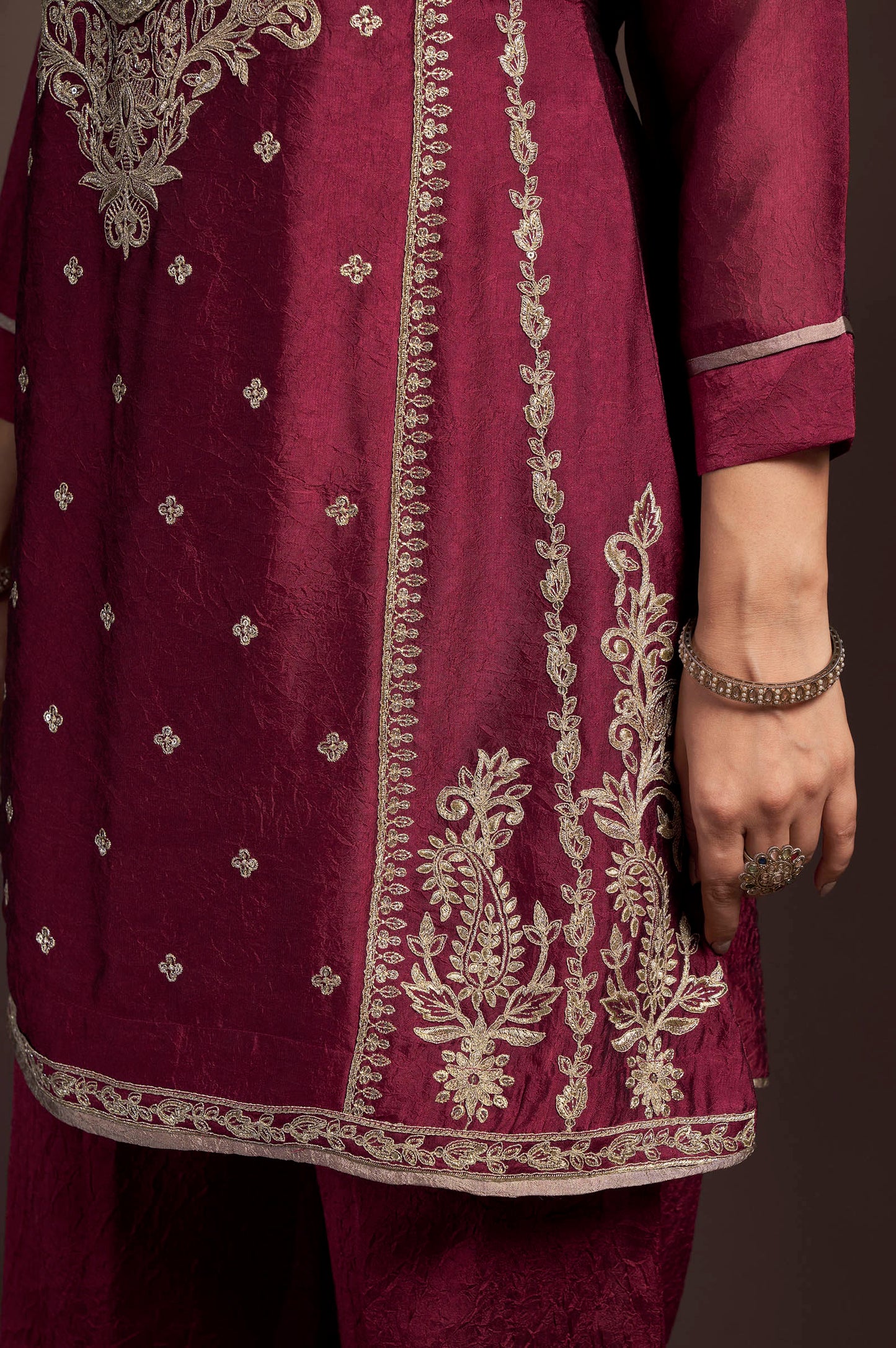 Red Embroidered Silk Blend Straight Kurta Set with Pink Net Dupatta | Round Neck | Knee Length Kurta | 3/4 Sleeves