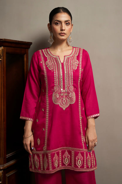 Women's Red Embroidered Silk Blend Straight Kurta Set