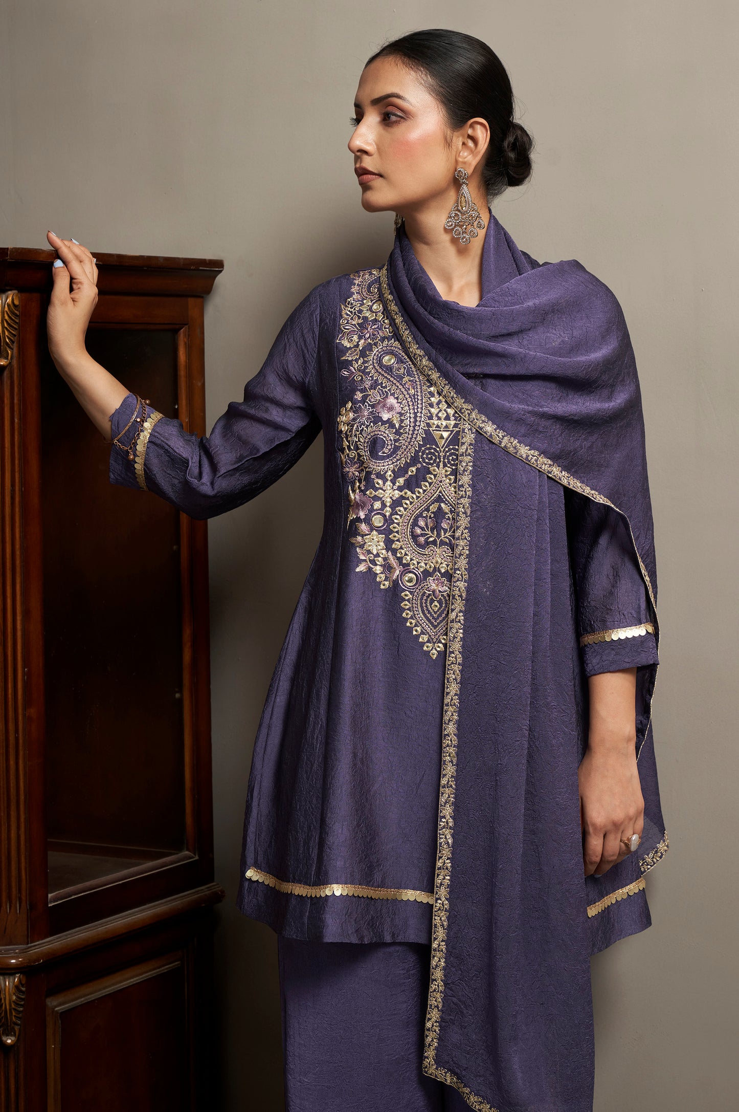 Women's Violet Embroidered Silk Blend Straight Kurta Set