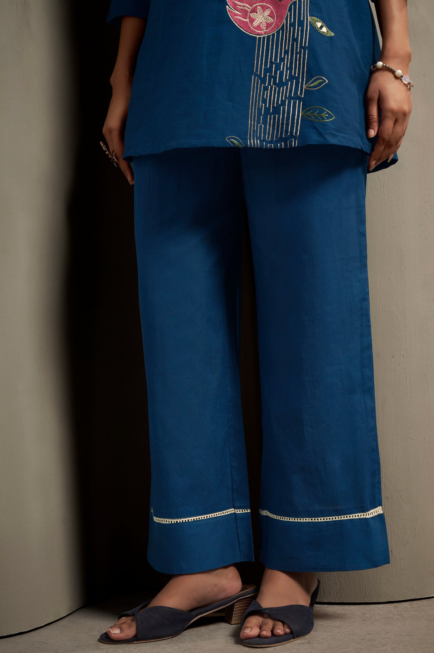 Women's Pure Cotton Bird Embroidered Straight Kurta with Solid Pure Cotton Pants Co-Ord Set