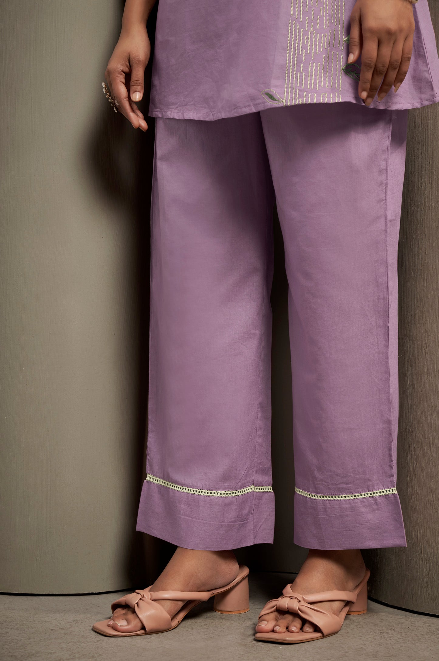Women's Purple Pure Cotton Bird Embroidered Straight Kurta with Solid Pure Cotton Pants Co-ord Set