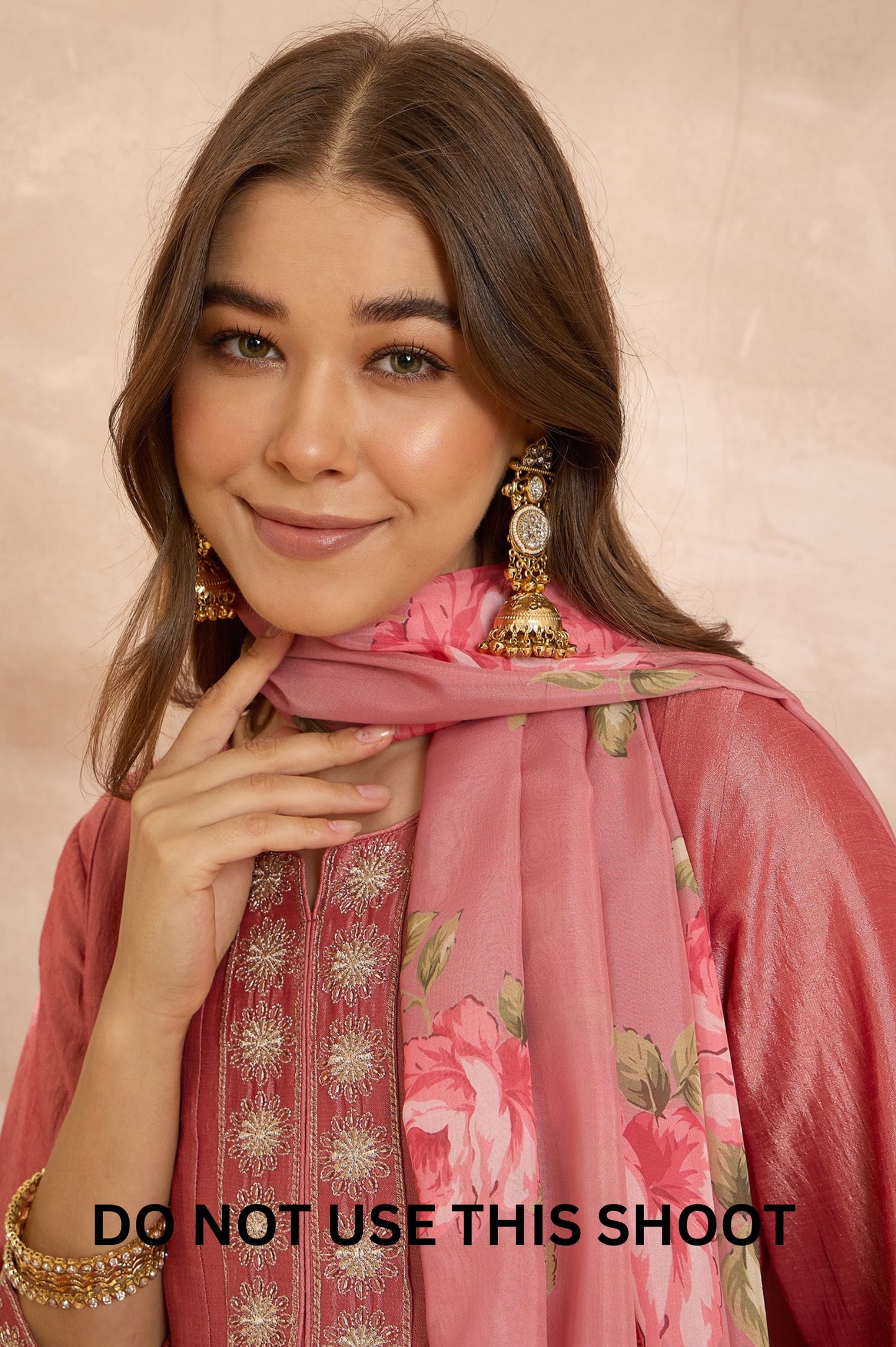 Women Pink Embroidered Vichitra Silk Kurta Trousers & Dupatta Set