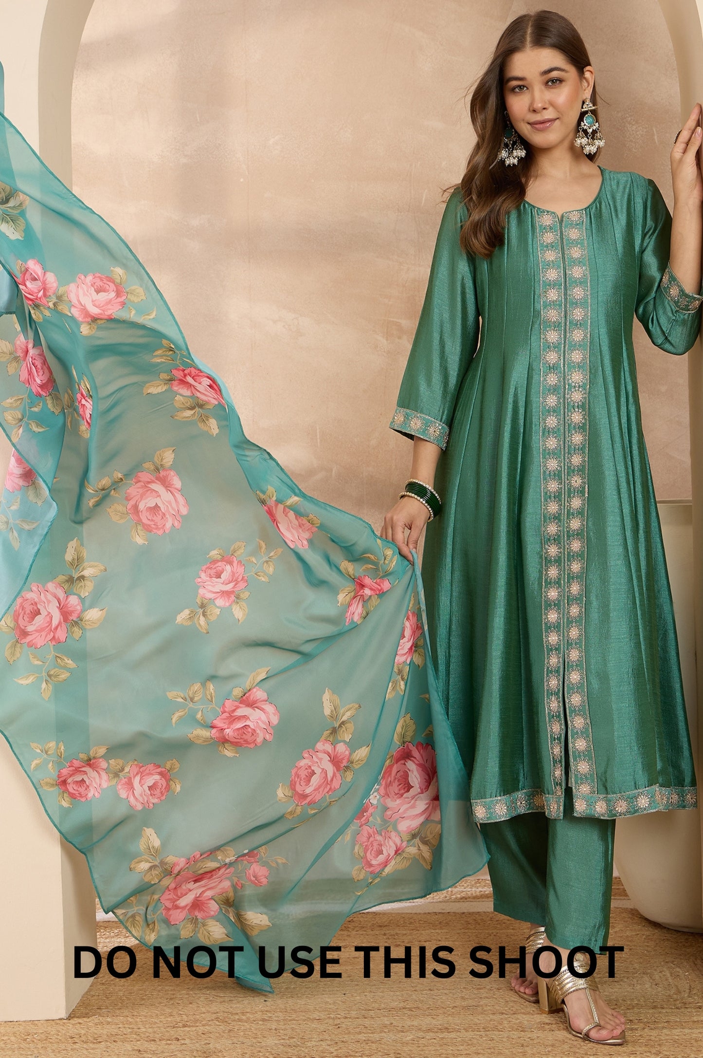 Women Green Vichitra Silk Embroidered Kurta Trousers & Dupatta Set