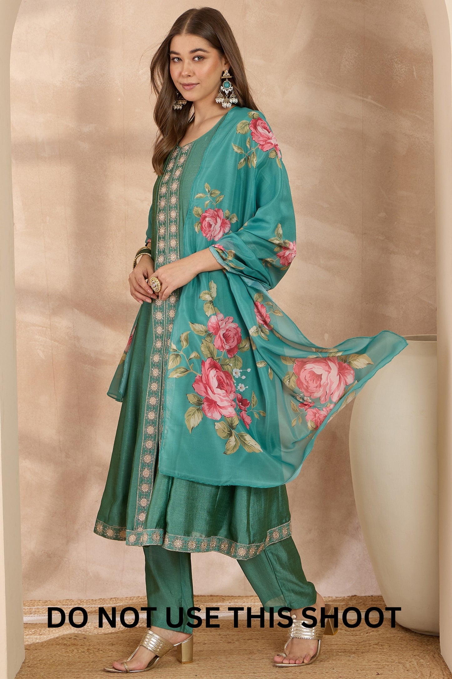 Women Green Vichitra Silk Embroidered Kurta Trousers & Dupatta Set