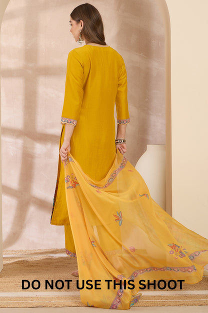 Women Mustard Chinnon Applique Digital Print Kurta Pant Dupatta Set