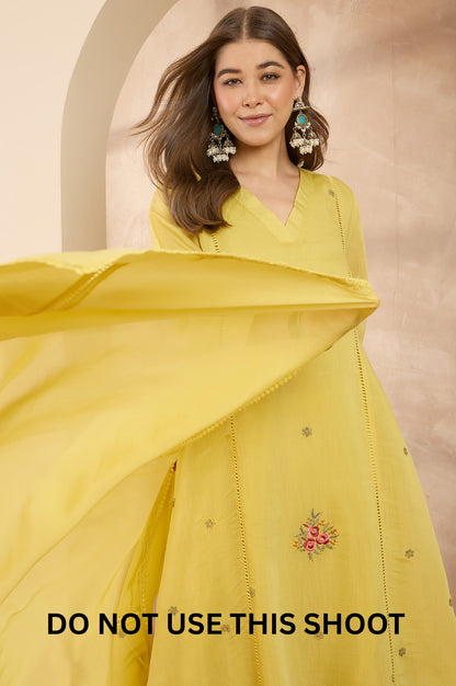 Women Yellow Mul Chanderi Embroidered Thread Work Kurta Pant Dupatta Set