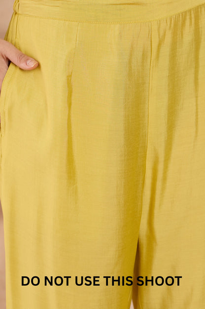 Women Yellow Mul Chanderi Embroidered Thread Work Kurta Pant Dupatta Set
