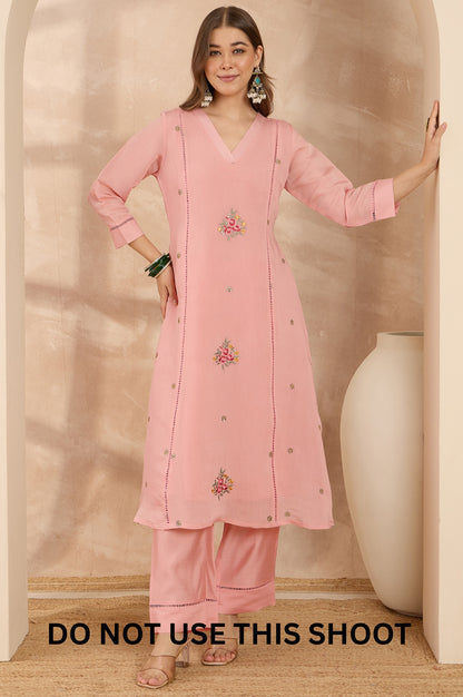 Women Pink Mul Chanderi Embroidered Thread Work Kurta Pant Dupatta