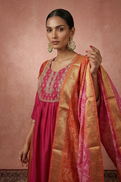 Dresoul Chinnon Embroidered Kurta Set