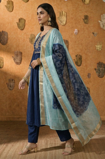 Dresoul Chinnon Embroidered Kurta Set