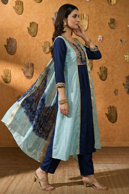 Dresoul Chinnon Embroidered Kurta Set