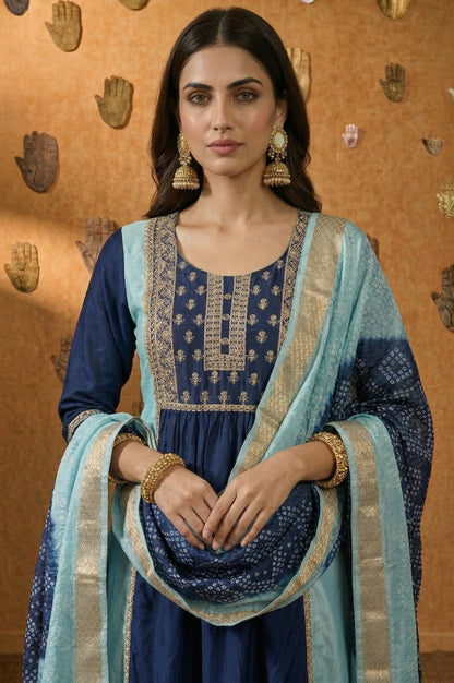Dresoul Chinnon Embroidered Kurta Set