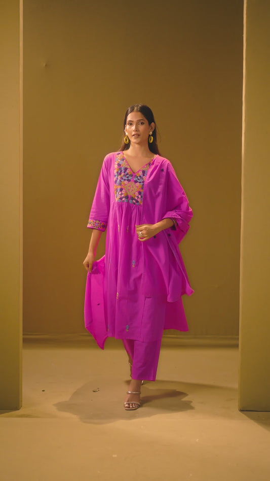 Women's Light Pink Pure Cotton Embroidered Kurta Set with Dupatta
