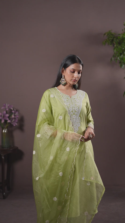 Women's Green Embroidered Cotton Blend Straight Kurta Set with Organza Embroidered Dupatta