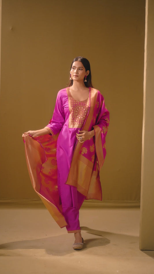 Women's Festive Pink Cotton Blend Jacquard Straight Kurta with Solid Pant and Silk Jacquard Dupatta Set